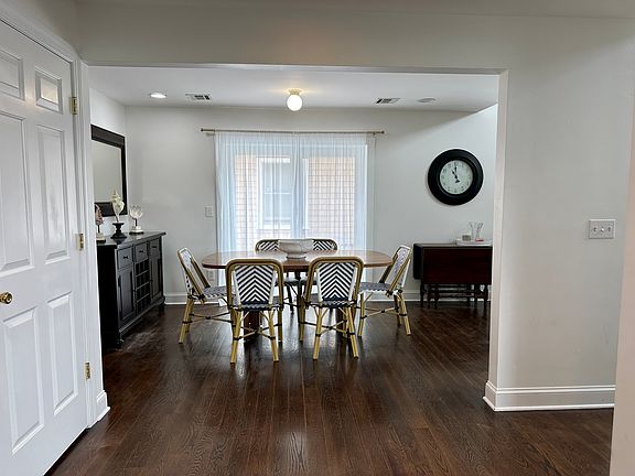 4th image of 536 Main Ave #31
