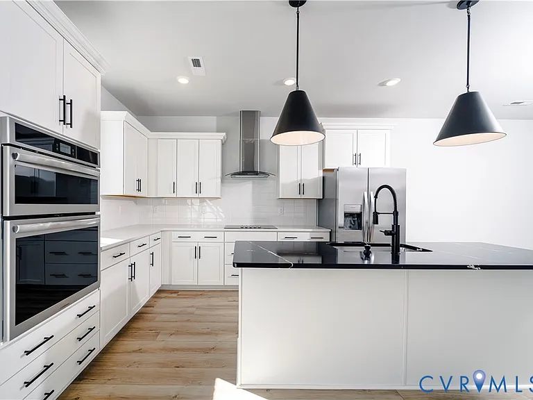 212 Avenda Ln — Photo 5