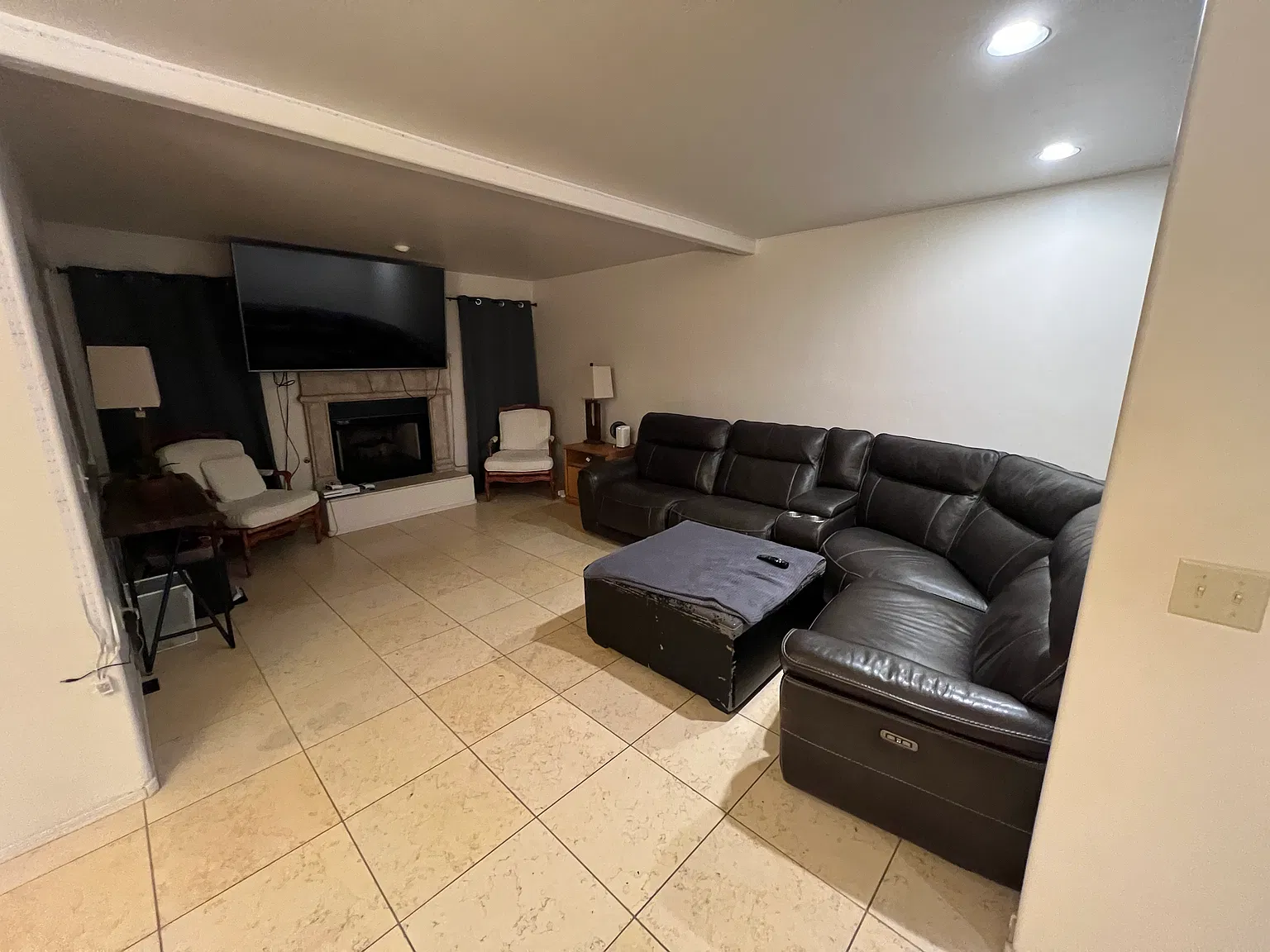3 bed, 2299 sqft, $2,100 — Photo 3