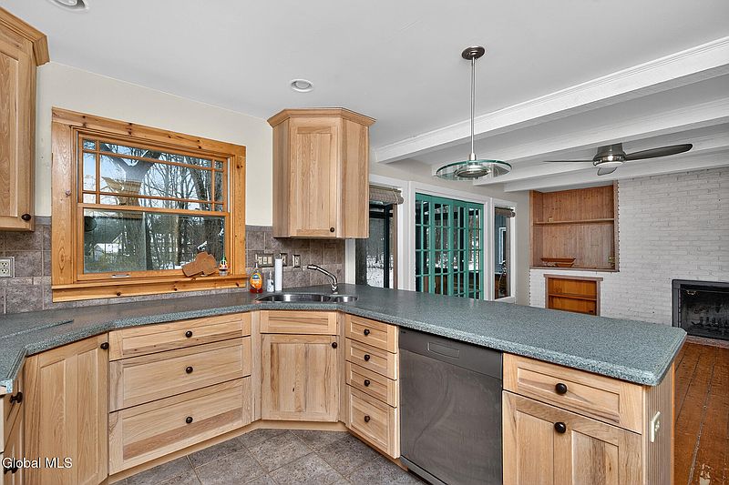 5th image of 148 Appleton Road
