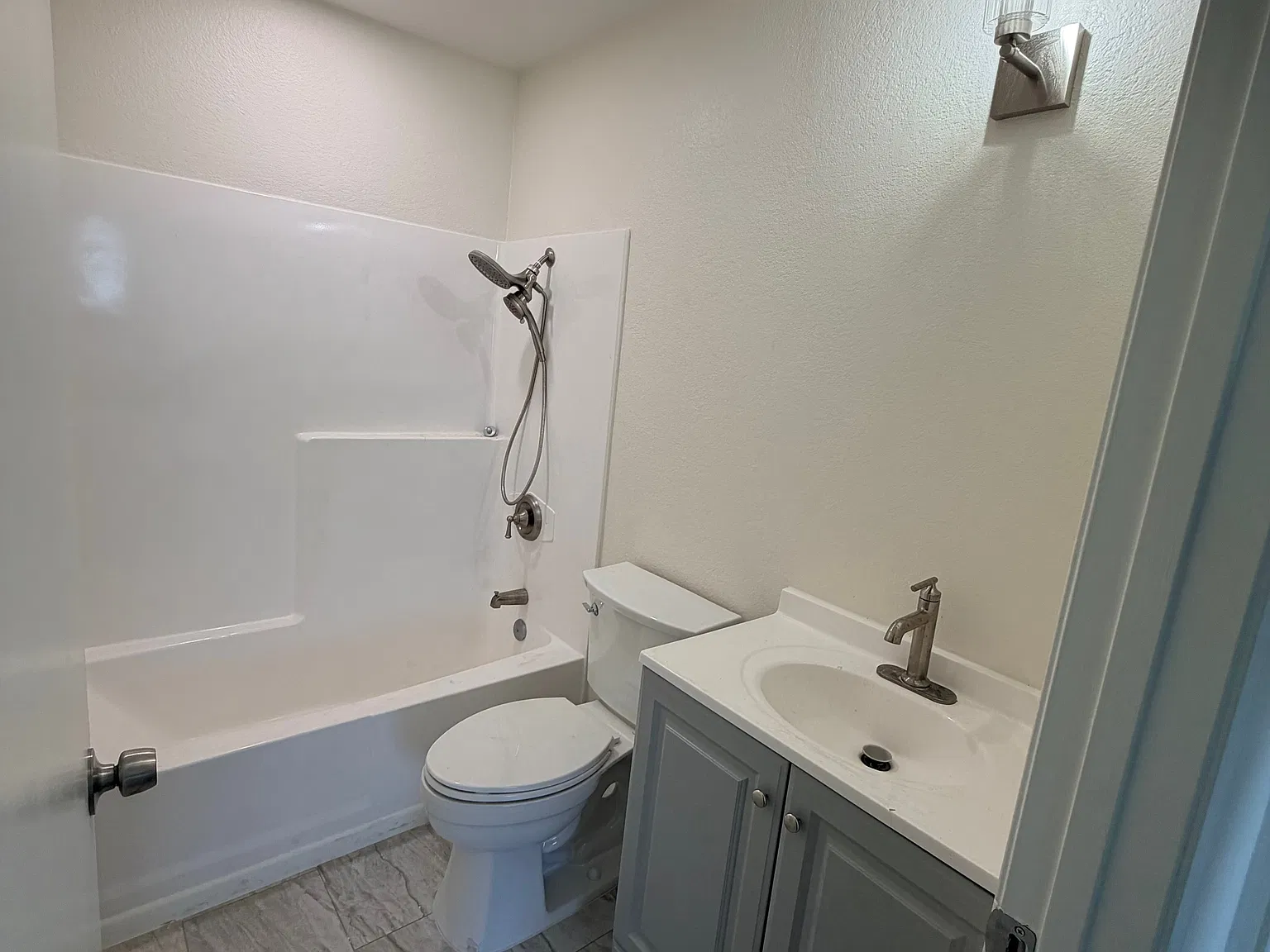 2 bed, 900 sqft, $2,750 — Photo 4