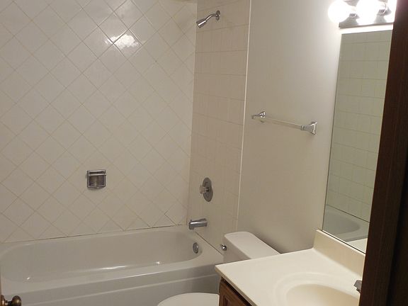 5th image of 8430 W Catalpa Ave Unit 601