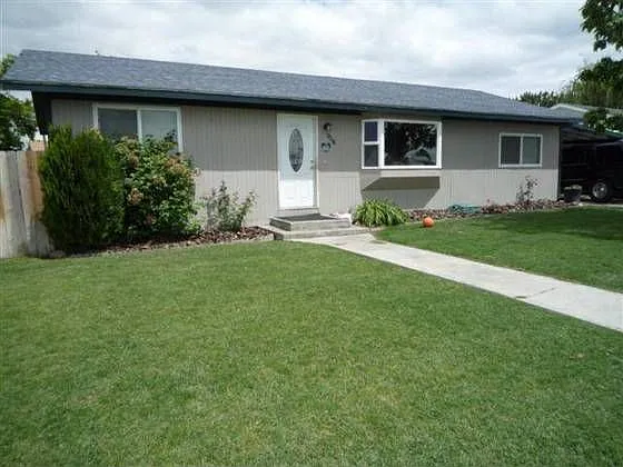 1807 W King St photo 1
