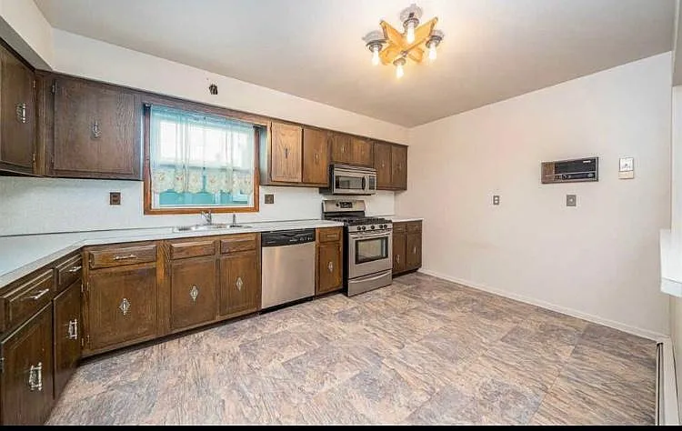 3 bed, 1250 sqft, $2,750 — Photo 4