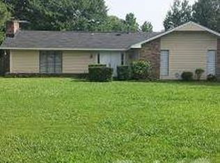 16 Lakewood Cir, Pine Bluff, AR 71603
