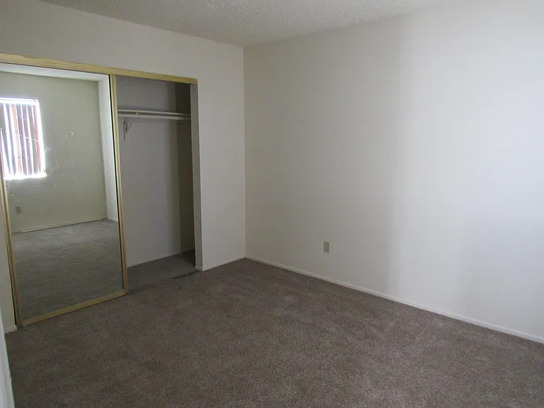 621 Colby Cir #16 — Photo 7