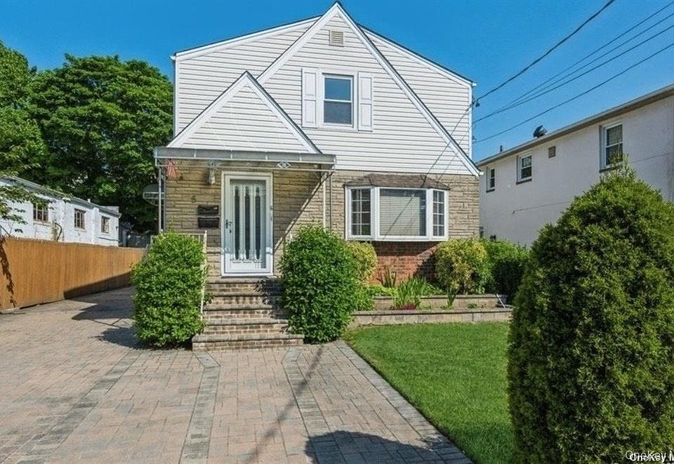 1st image of 5 7th St