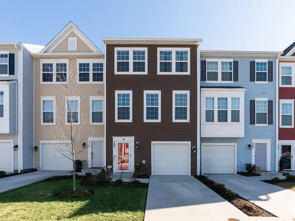 208 Willowshire Ct, Waynesboro, VA 22980