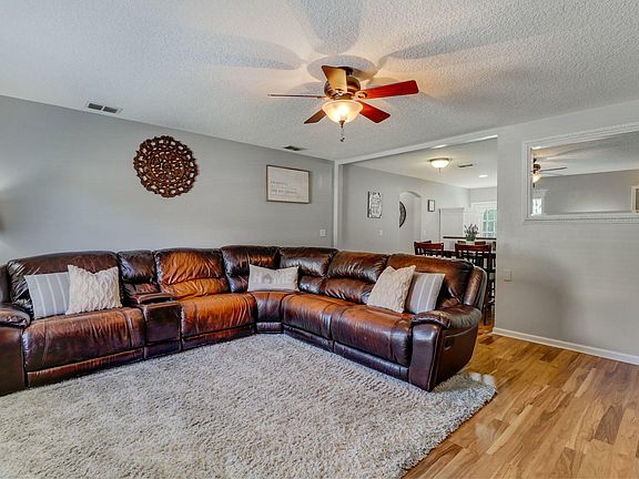 5th image of 86232 Venetian Ave