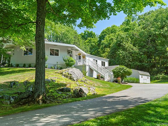 3rd image of 12 Raymond Road