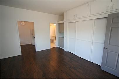 5th image of 4486 Valeta St