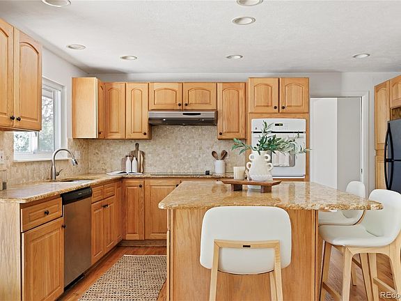 5th image of 2515 S Leyden Street