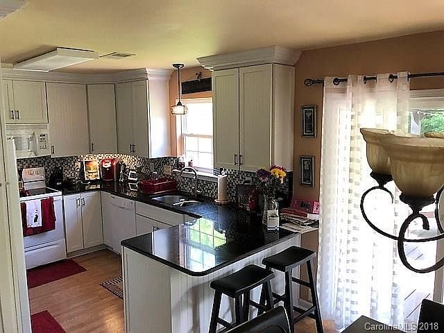 2nd image of 191 Mott Rd