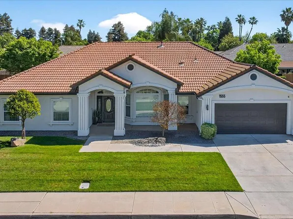 1555 Taylor Ln, Madera, CA 93637