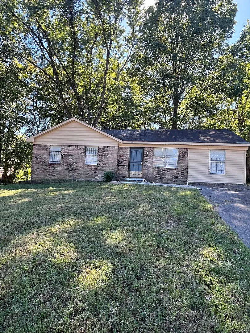 Renovated house in quite Neighborhood — Photo 1