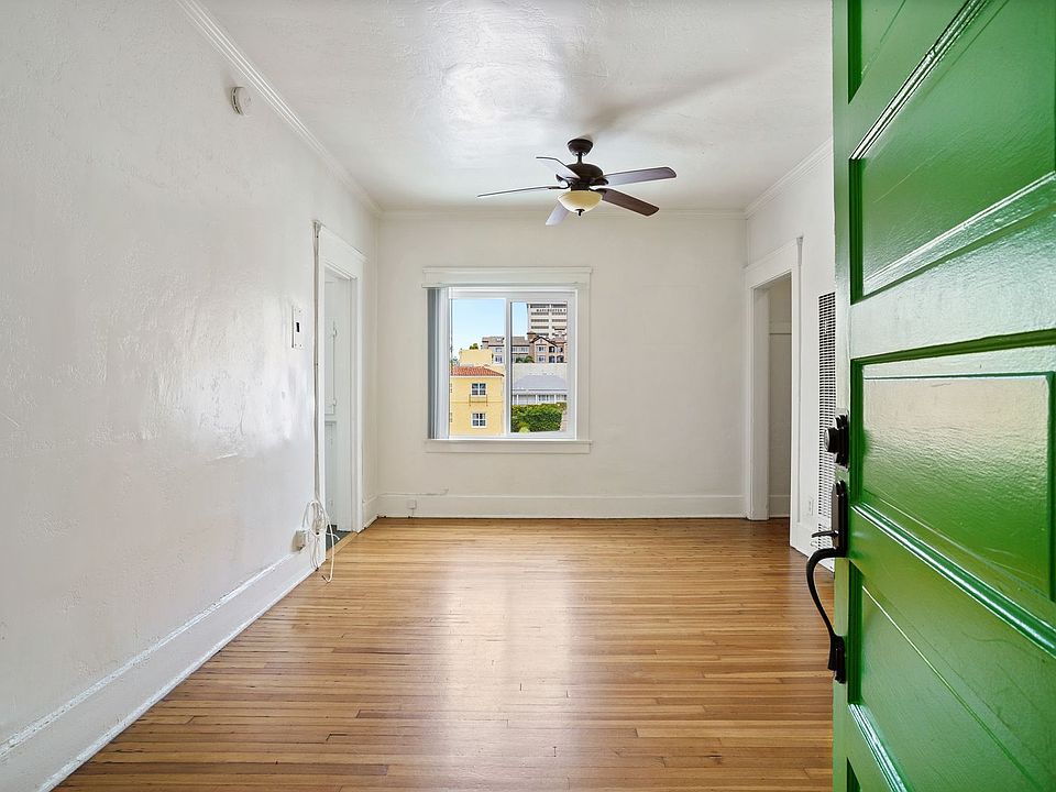 1st image of 401-423 E Juniper St #304
