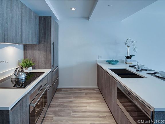 4th image of 801 S Miami Ave #1003