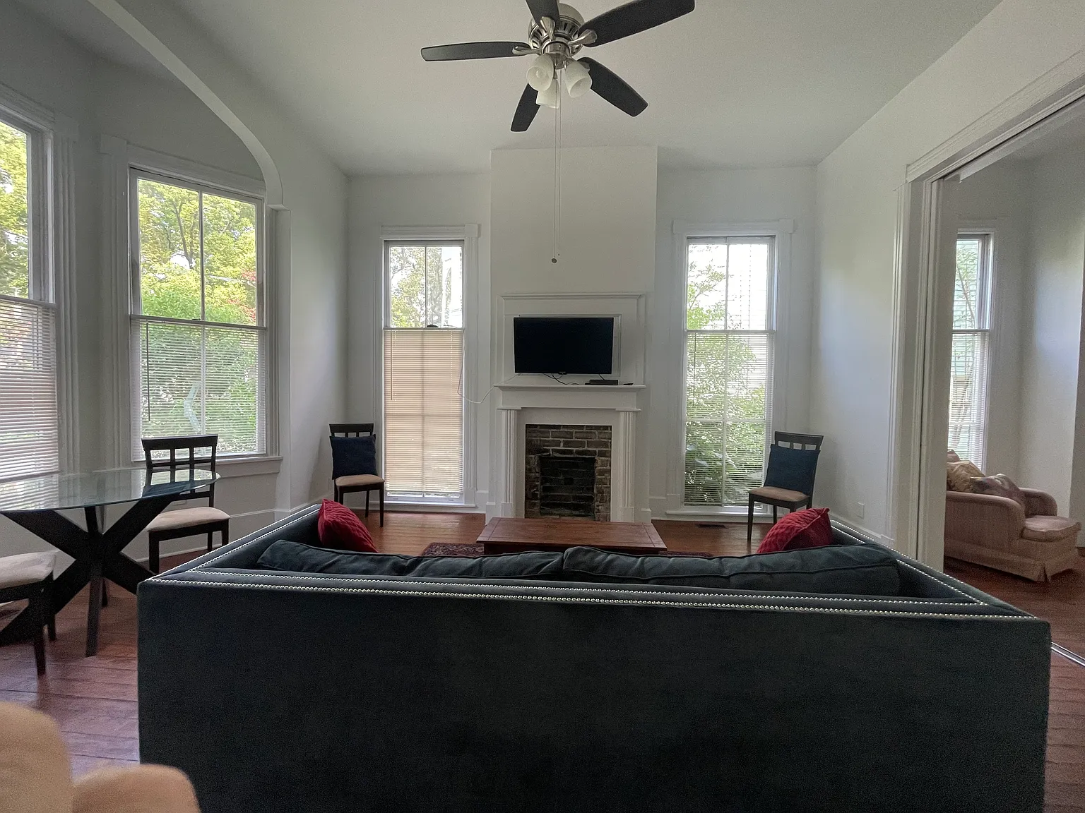 1 bed, 650 sqft, $1,700 — Photo 2