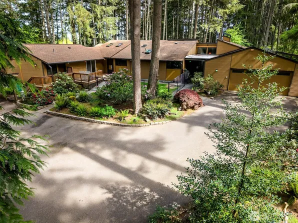 6912 53rd Street W, University Place, WA 98467