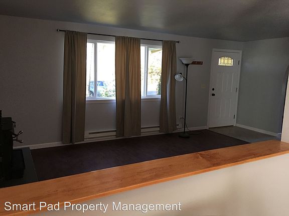 4th image of 1628 Garrison St NE