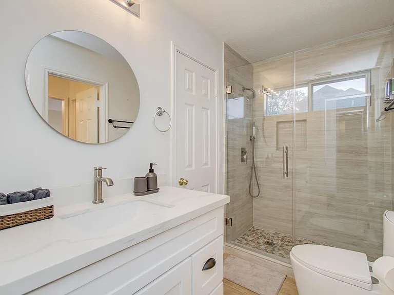 15627 Twisting Springs Dr — Photo 35