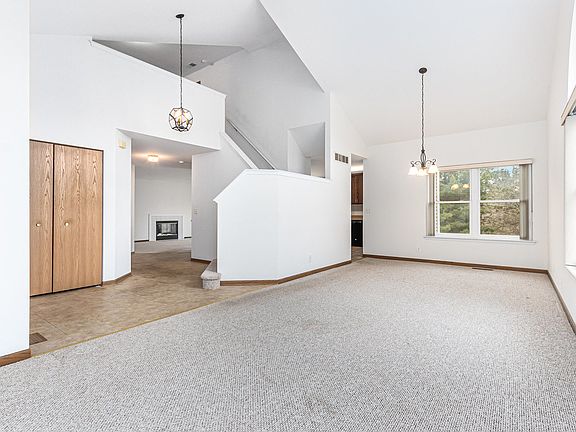 2nd image of 1356 Oakland Cir