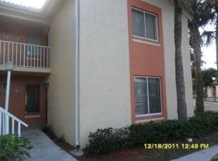 1169 The Pointe Dr, West Palm Beach, FL 33409