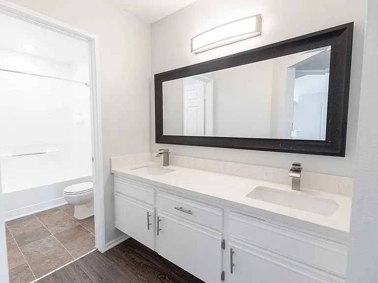5235 Kester Ave — Photo 54
