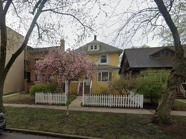 1913 W Estes Ave, Chicago, IL 60626
