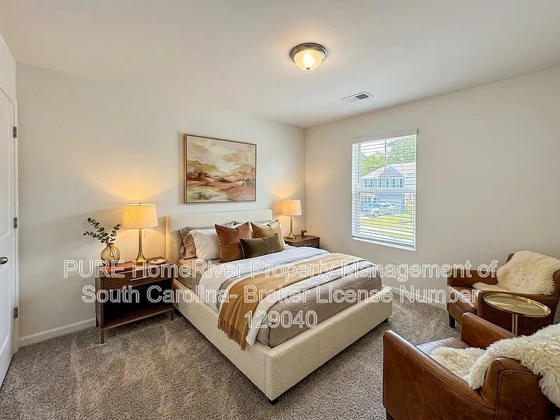4 bed, 2.5 bath, 2190 sqft, $2,075 — Photo 4