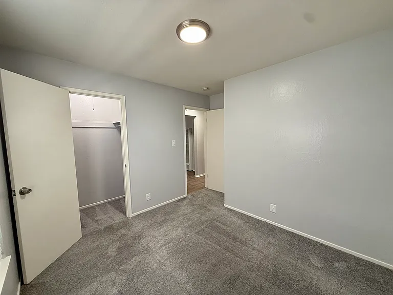 475 Alcatraz Ave #8 — Photo 11