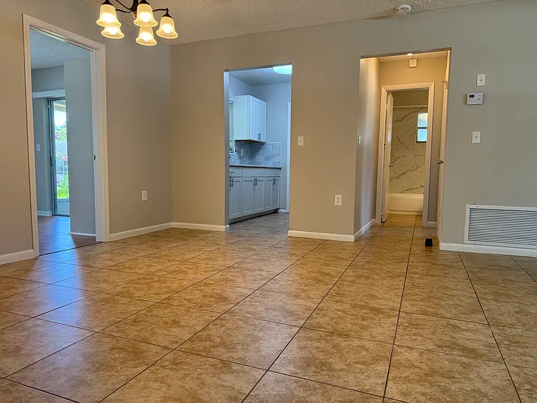 4270 SW 145th Place Rd — Photo 4