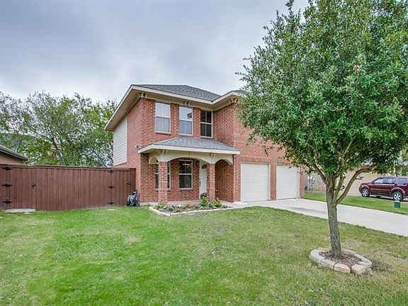 3rd image of 4004 Polar Brook Dr