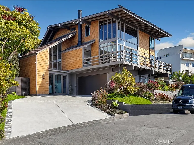 1944 Ocean Way — Photo 46