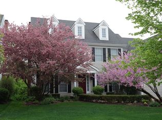 529 S Oak Ave, Westmont, IL