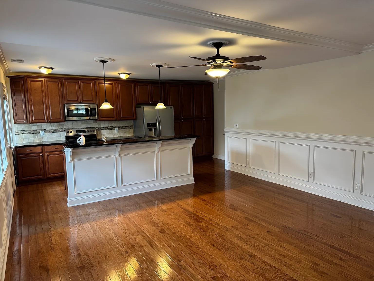 2 bed, 1500 sqft, $2,695 — Photo 2