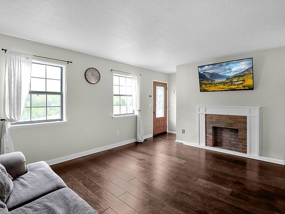 4th image of 7627 Moorlane Dr #83