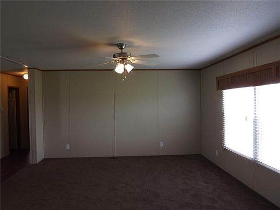 3rd image of 817 Lathem Blvd