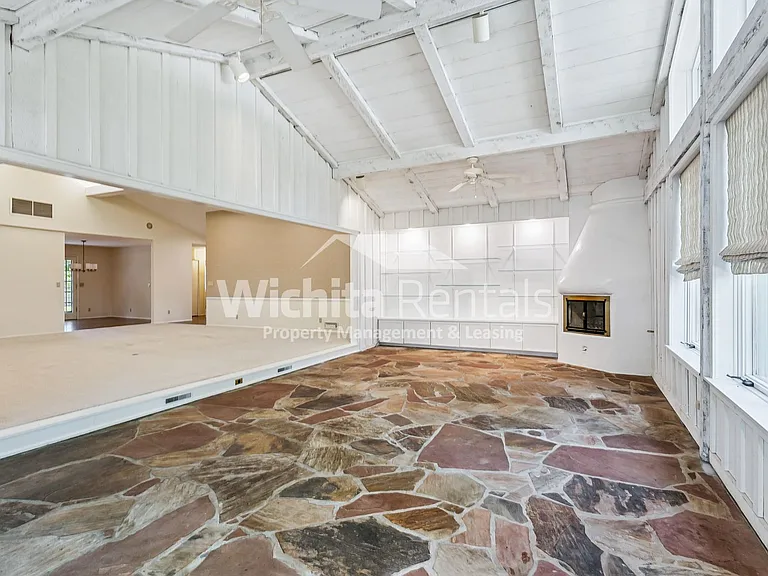 601 N Rutland St — Photo 5