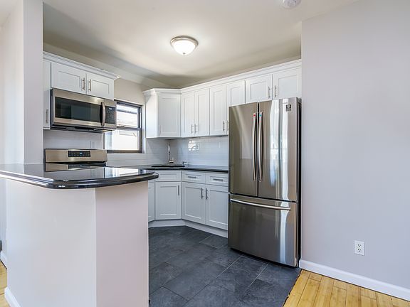 4th image of 1209 E 93rd St Floor 2