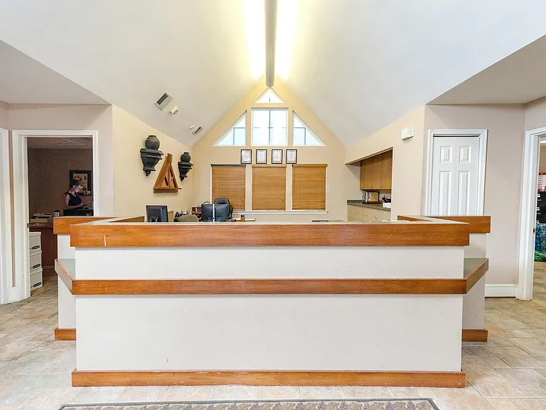 Leasing Office