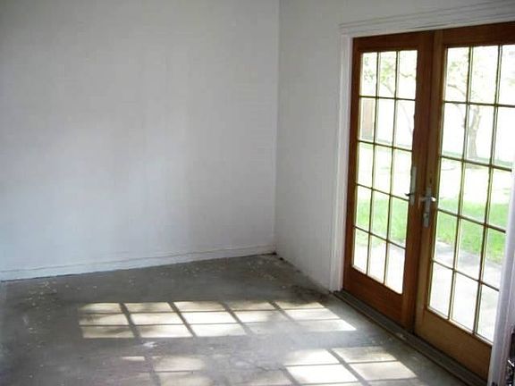 5th image of 1522 Long Pond Dr