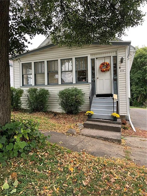 218 Delhi St photo 1