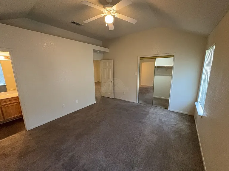 4004 Riverrock Dr — Photo 18