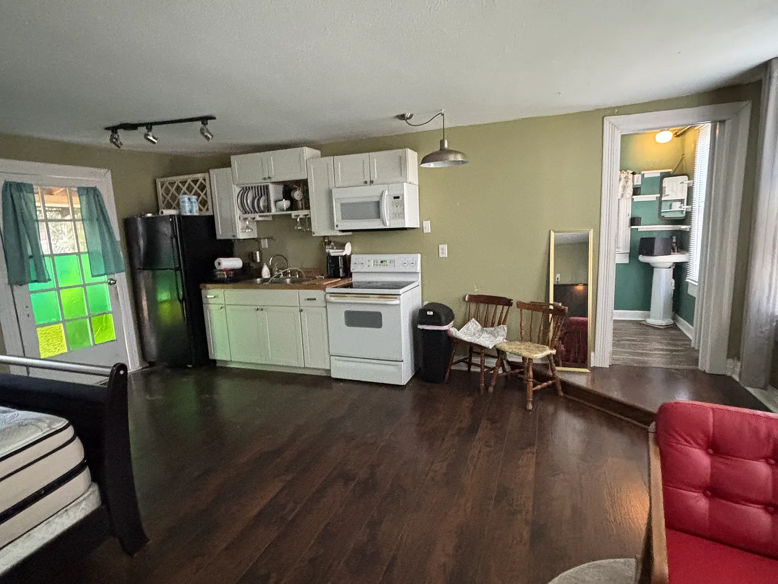 1 bed, $900 — Photo 2