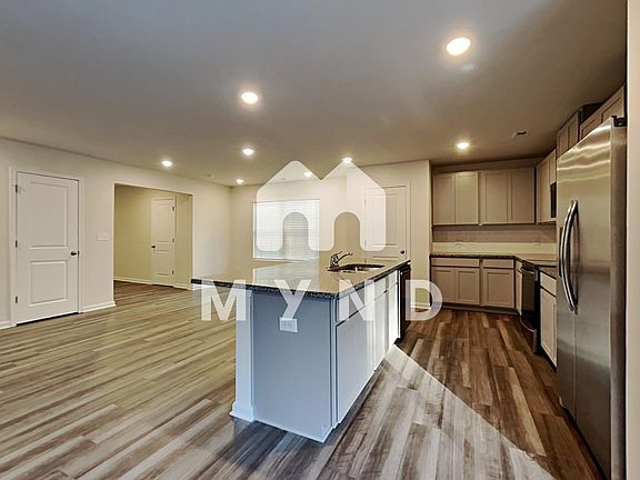 3rd image of 5428 Cameron Commons Pkwy #8c1292c21