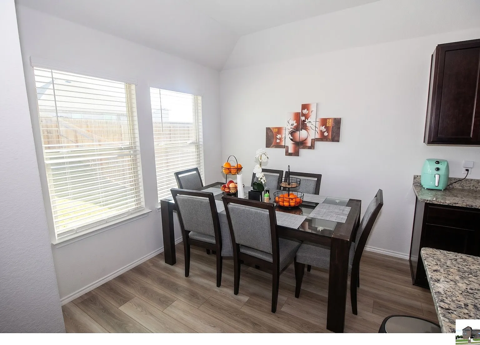 3 bed, 2.0 bath, 1655 sqft, $1,650 — Photo 3