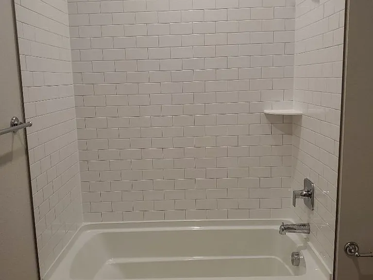 Spacious and Open Condo w/ Modern Finishes — Photo 24