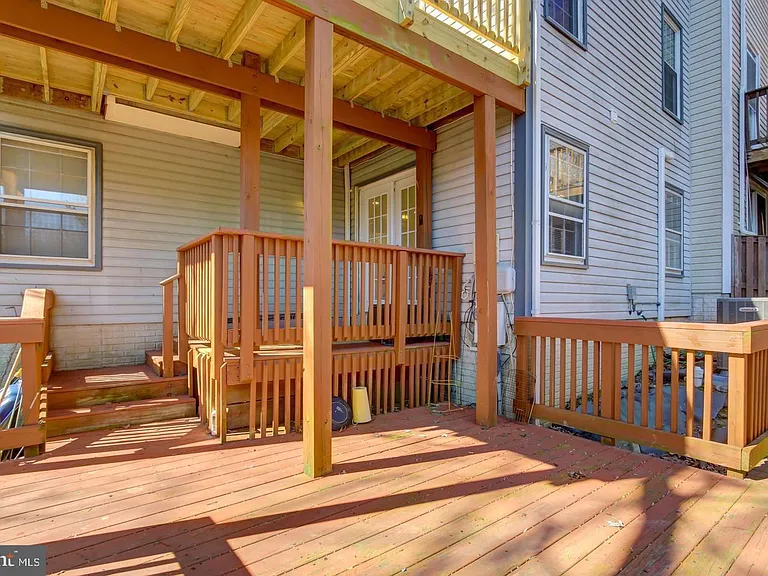 8200 Maple Ridge Ave — Photo 30