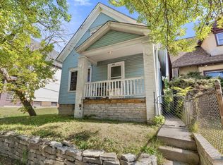 532 N 26th St, Milwaukee, WI 53233